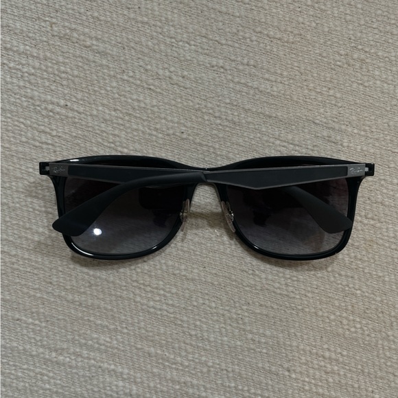 SOLD Ray-Ban Sunglasses RB4313 - Picture 4 of 8